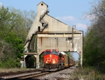 CN 2586 leads a westbound under the old GTW coaling tower